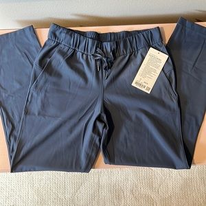Lululemon on the fly 7/8 pant NWT
